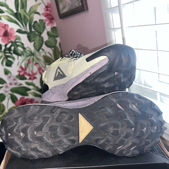 Gore-Tex Trail Running Shoes - Picture 4 of 8